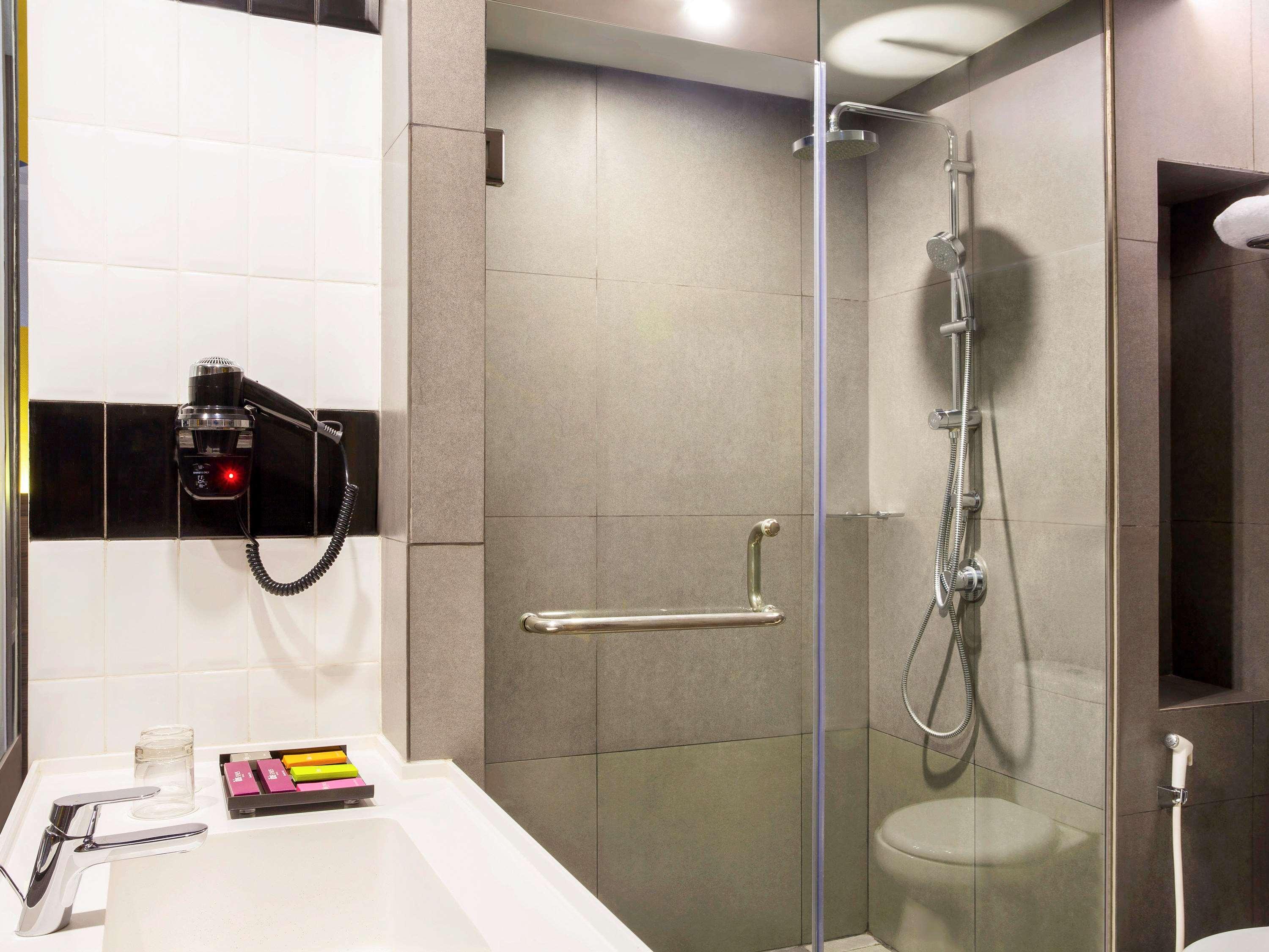 Ibis Styles Bekasi Jatibening Hotel Luaran gambar