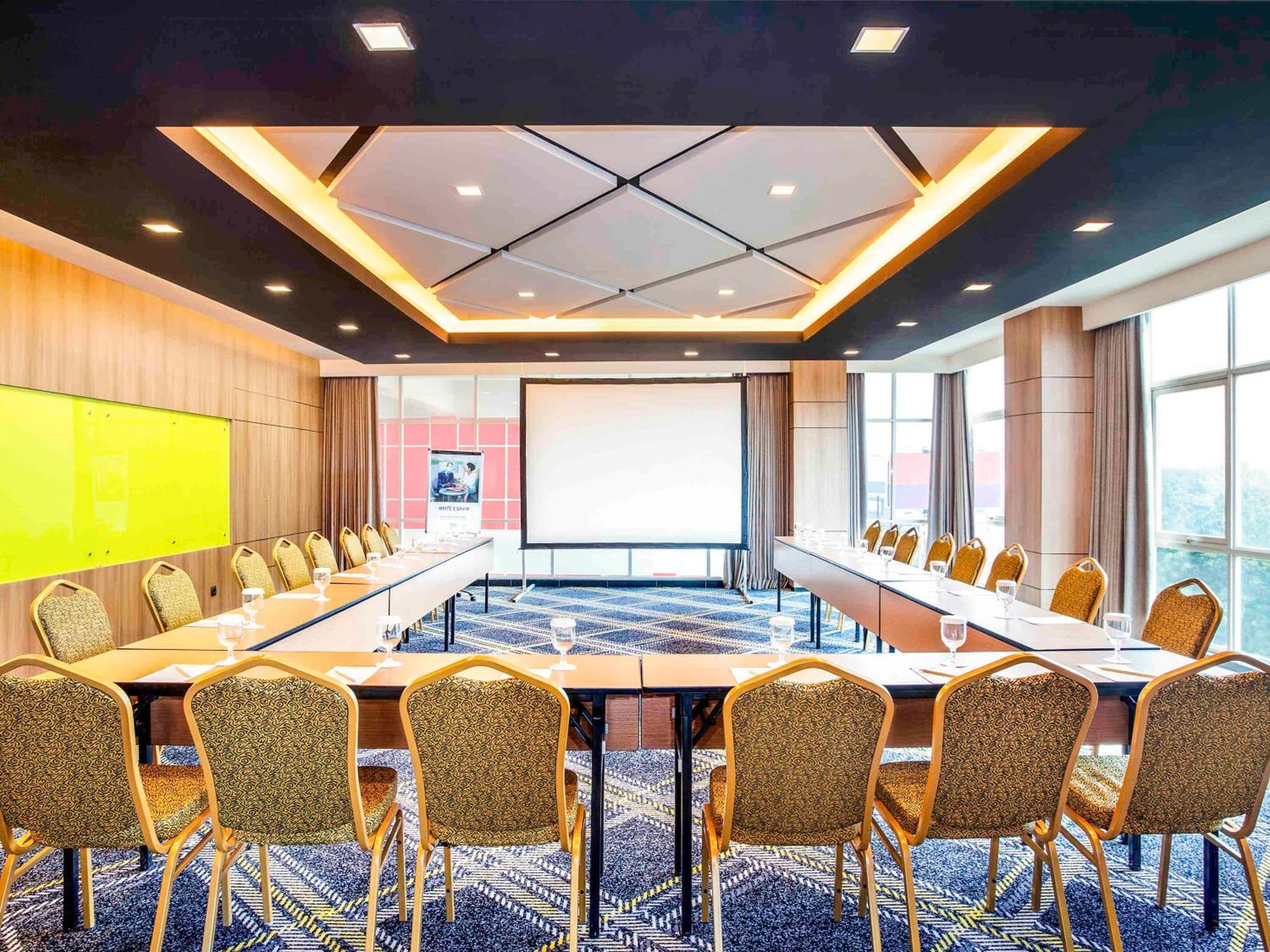 Ibis Styles Bekasi Jatibening Hotel Luaran gambar