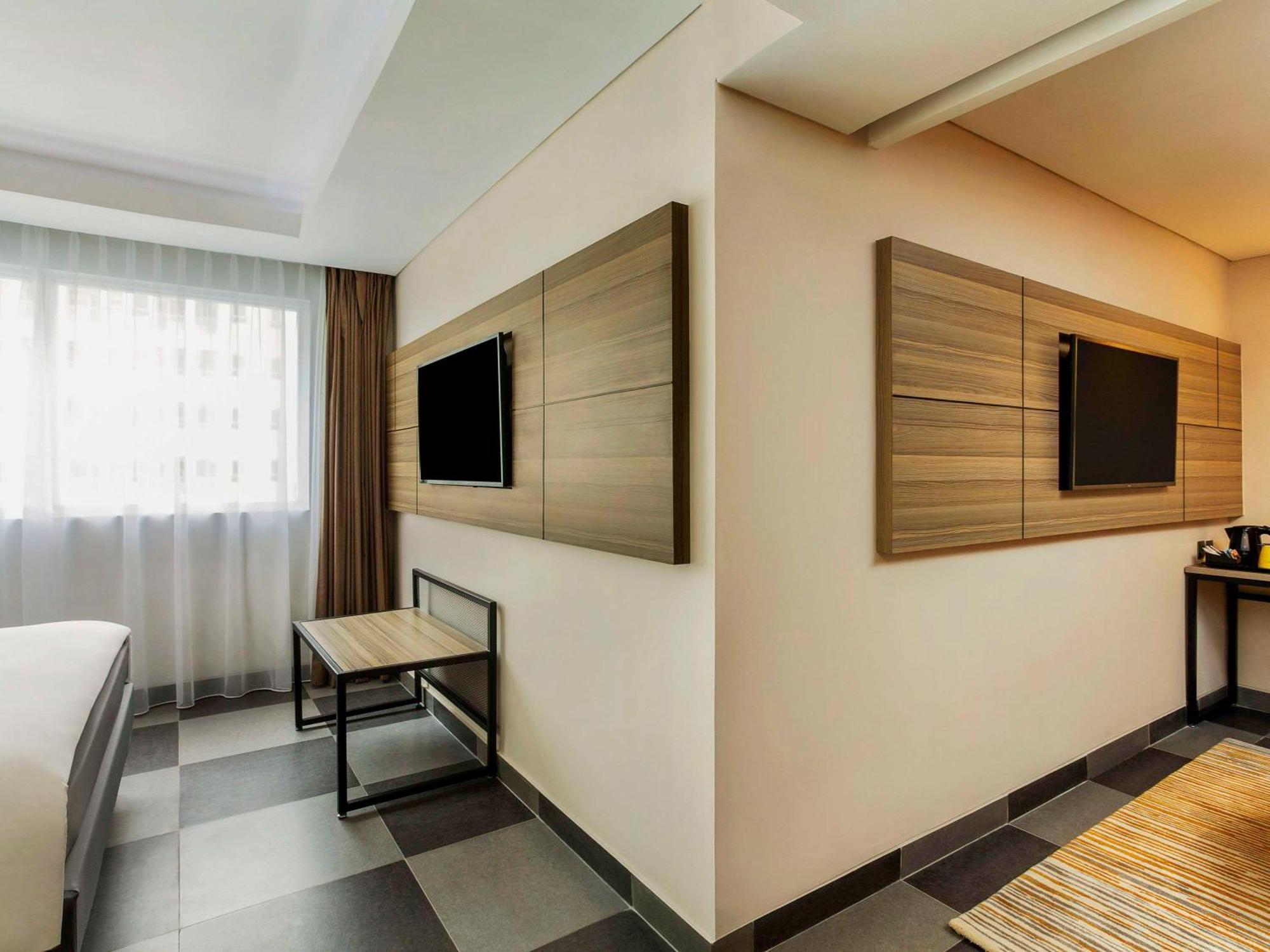 Ibis Styles Bekasi Jatibening Hotel Luaran gambar
