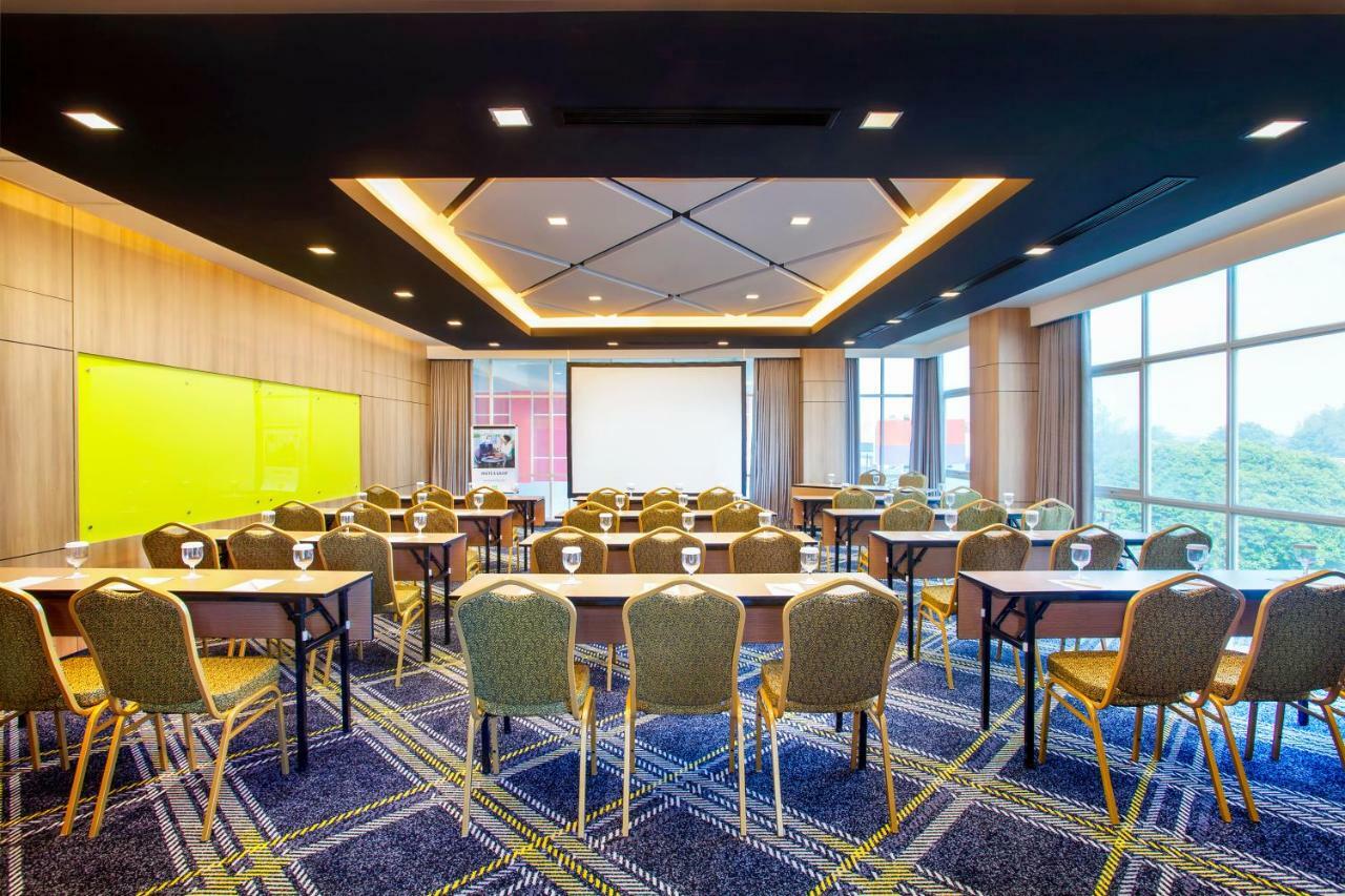 Ibis Styles Bekasi Jatibening Hotel Luaran gambar