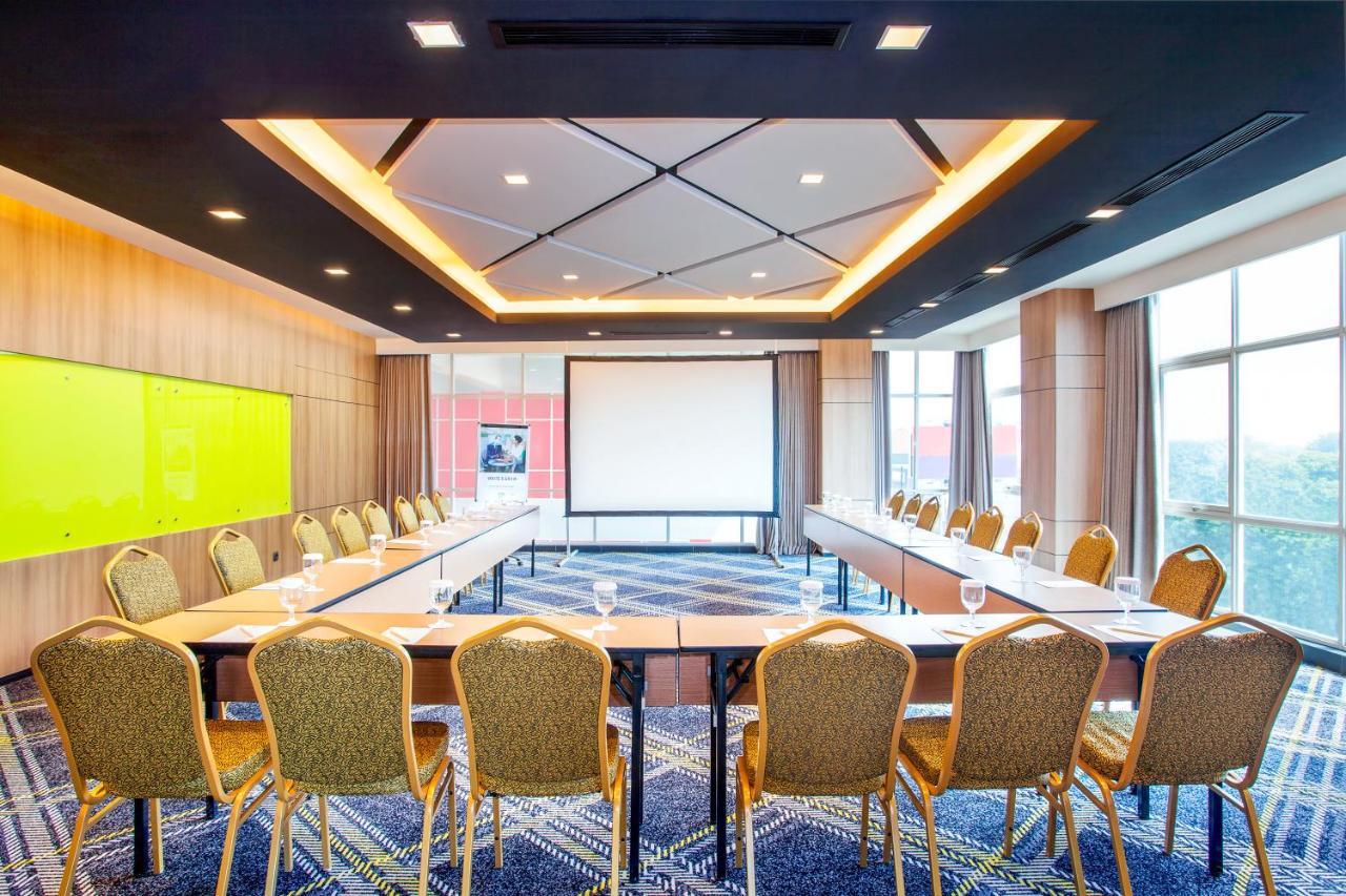 Ibis Styles Bekasi Jatibening Hotel Luaran gambar