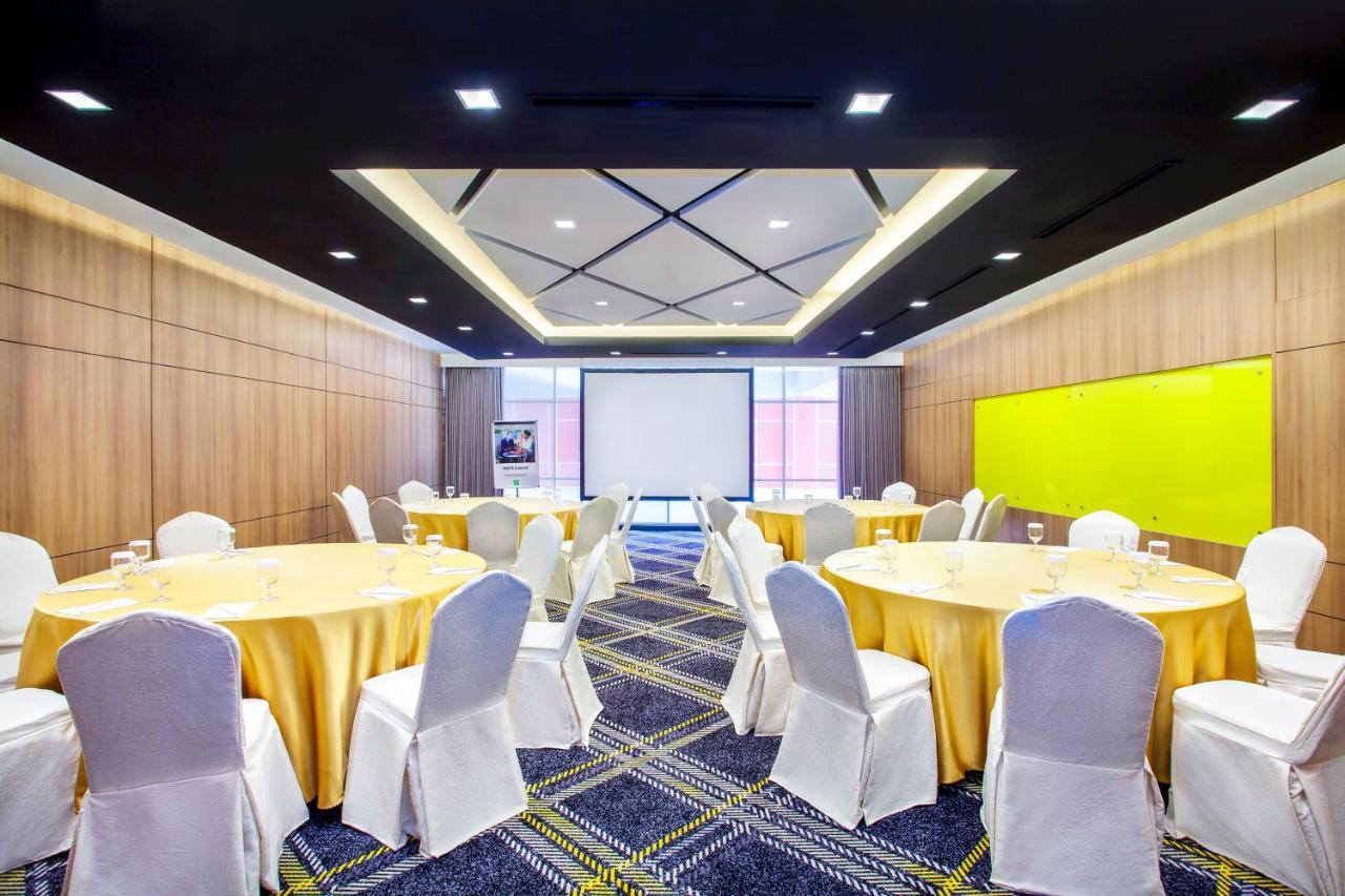 Ibis Styles Bekasi Jatibening Hotel Luaran gambar