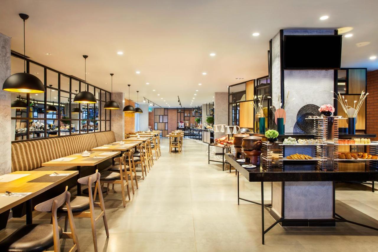 Ibis Styles Bekasi Jatibening Hotel Luaran gambar