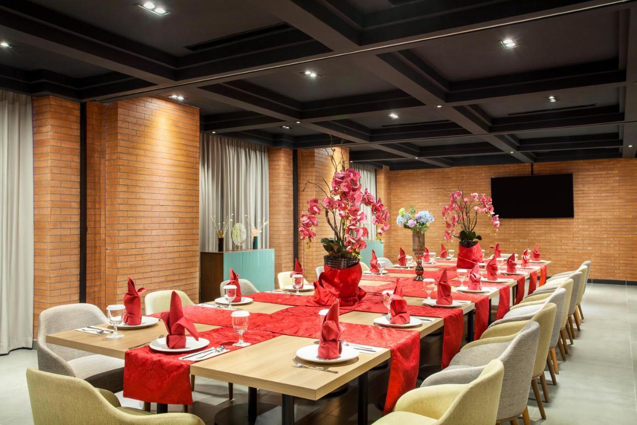 Ibis Styles Bekasi Jatibening Hotel Luaran gambar